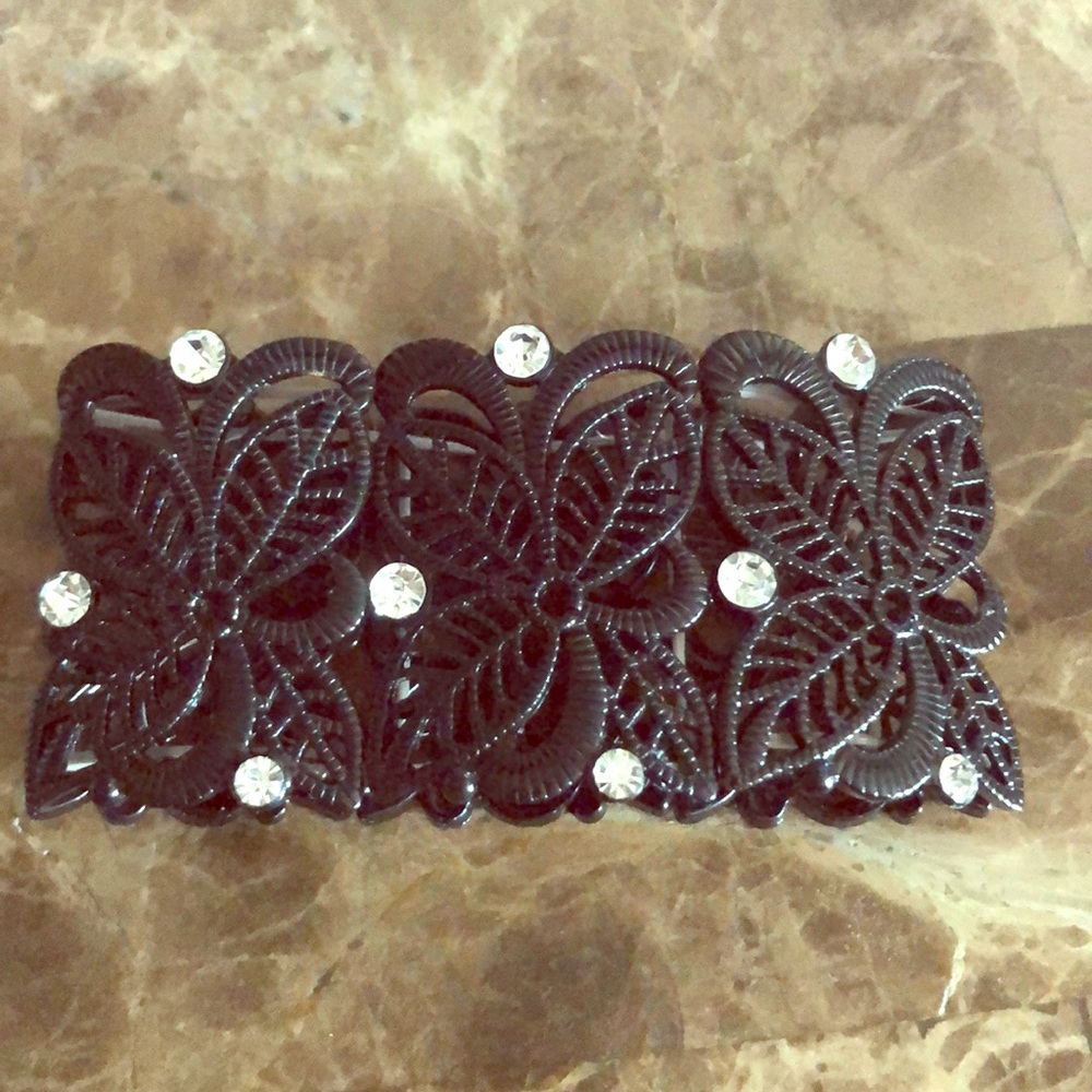 Beautiful Black flower bracelet w/ Silver studs